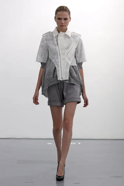 Look 7